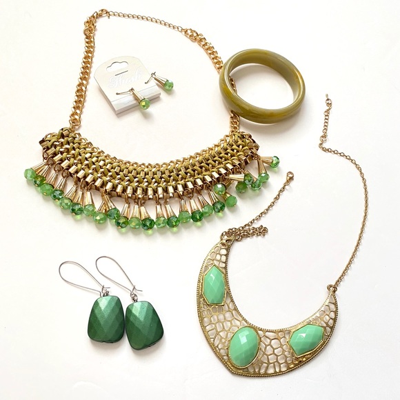 Green Gold Tone Jewelry Lot - Picture 1 of 5